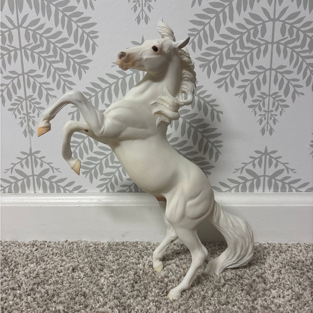 589 BREYER SILVER #574 The Lone Ranger's Silver 2001-2006